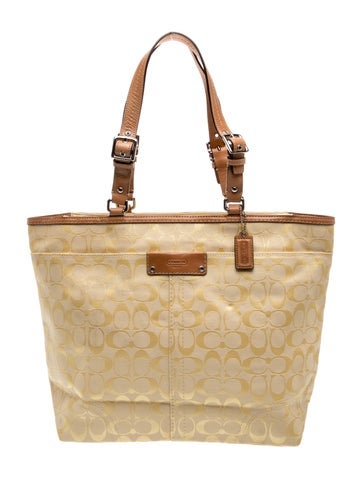 Coach Signature Shoulder Bag