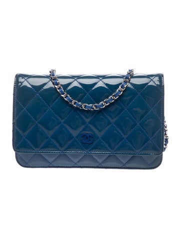 Classic Patent Quilted Wallet On Chain