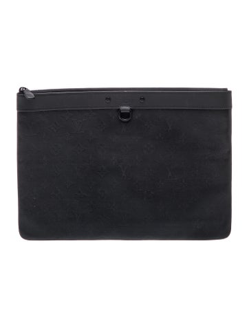 LV Monogram Discovery Pochette
