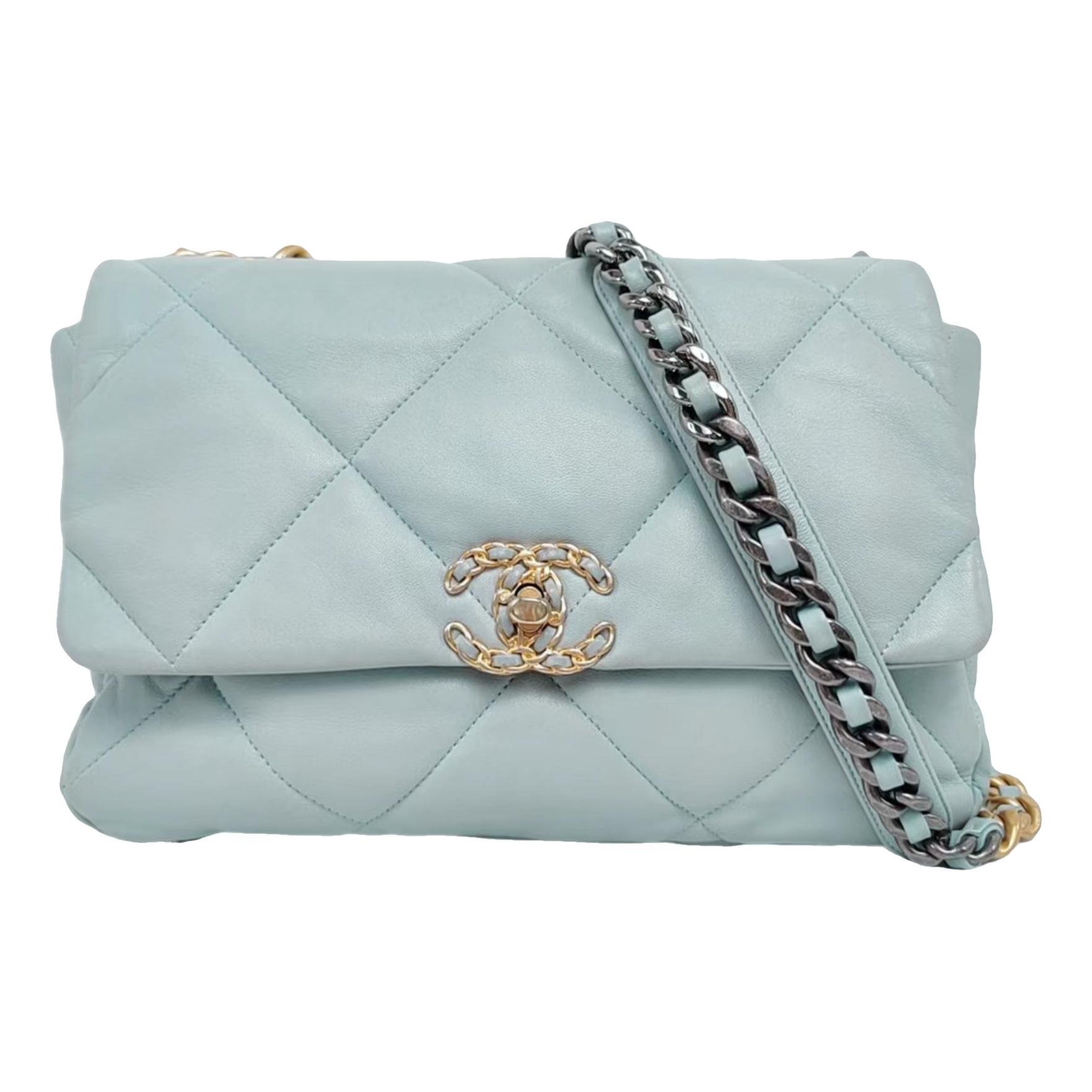 Chanel 19 leather handbag