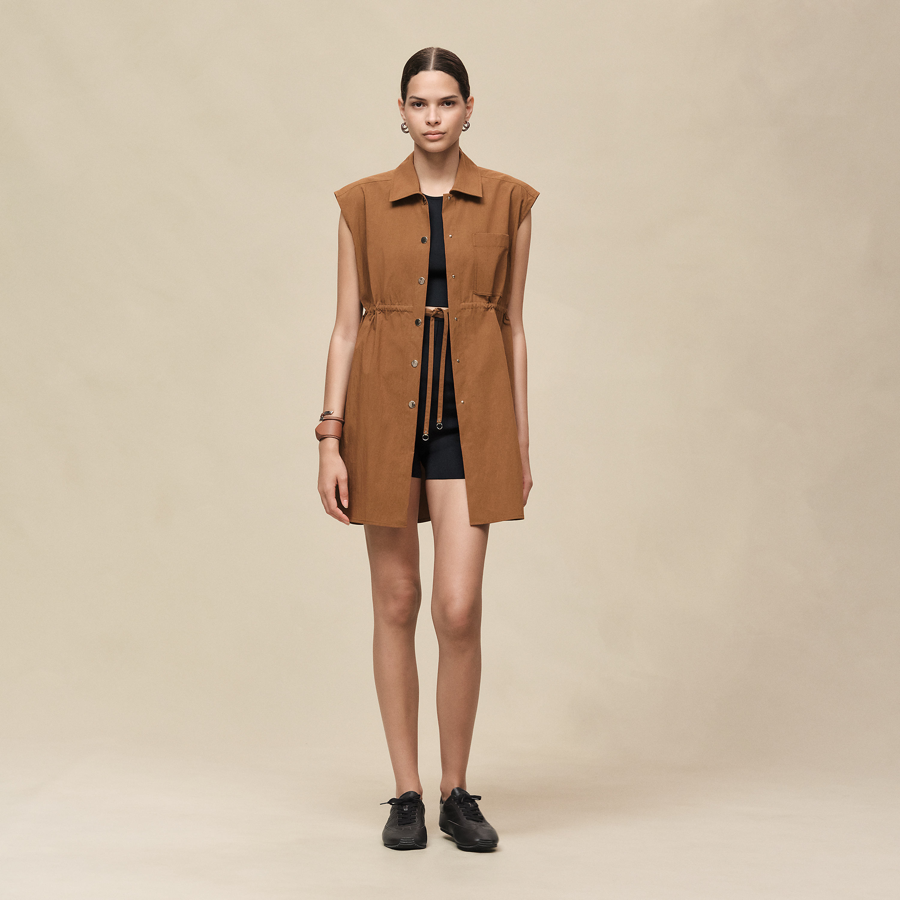 Sleeveless drawstring shirt