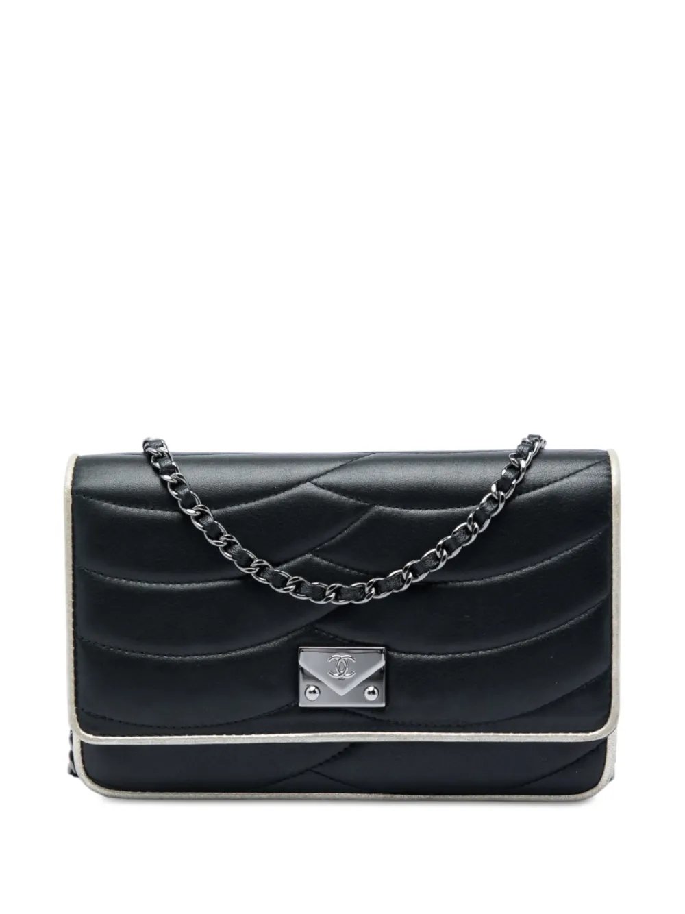 Chanel 2016-2017 Lambskin Pagoda Wallet On Chain crossbody bag