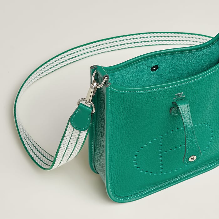 Evelyne 16 Amazone 백
