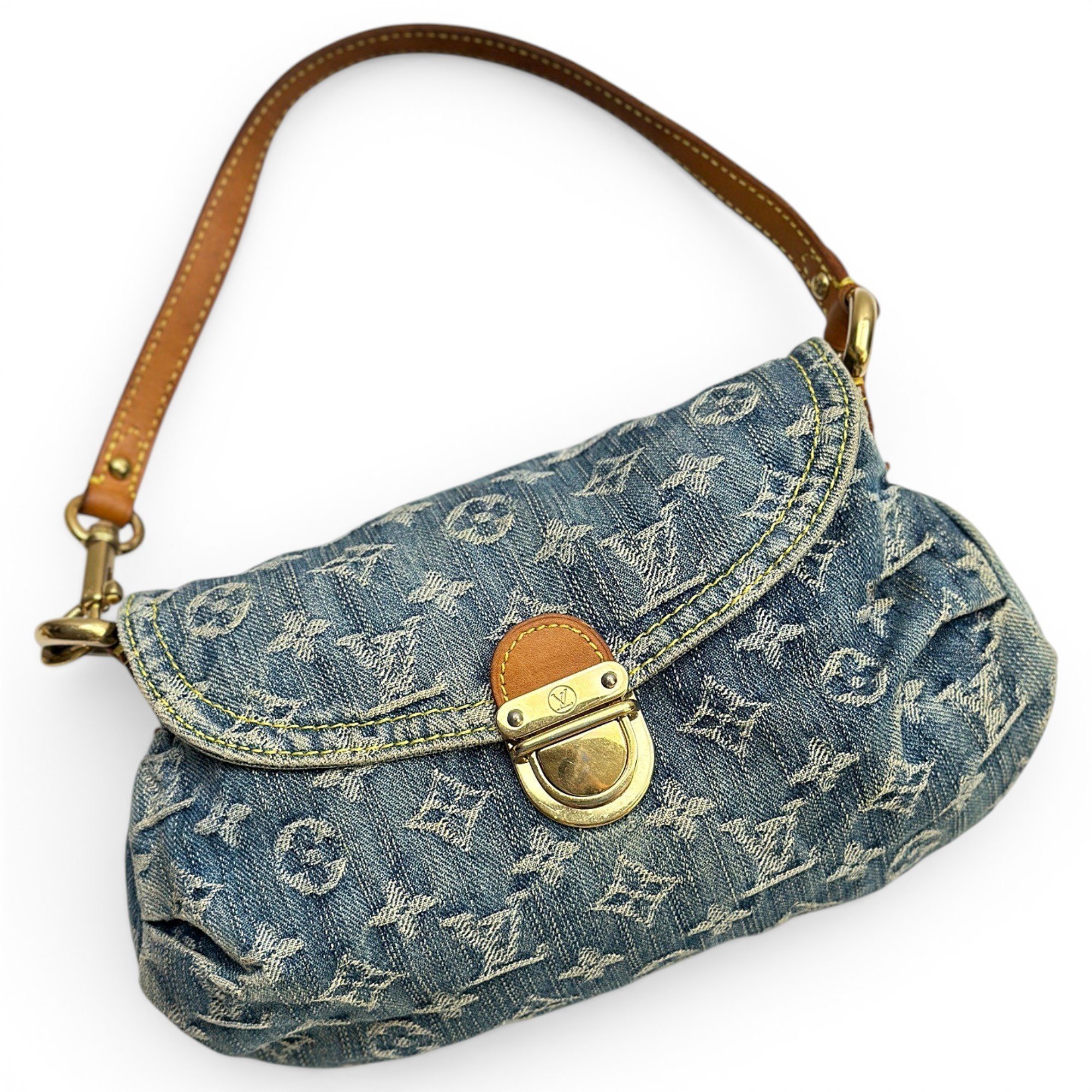 Pleaty cloth handbag