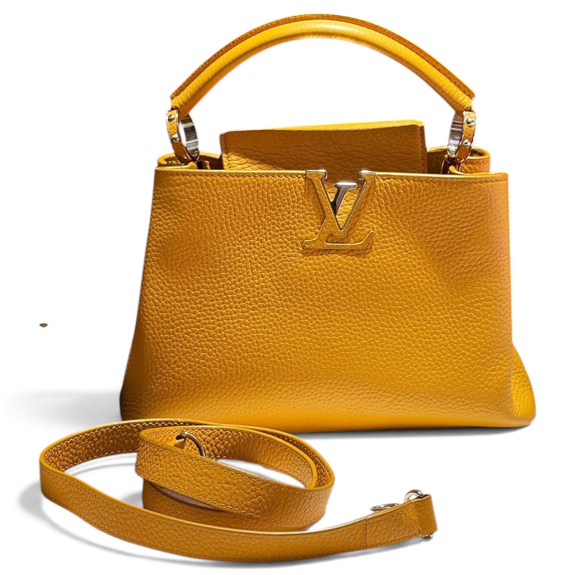 Capucines leather handbag