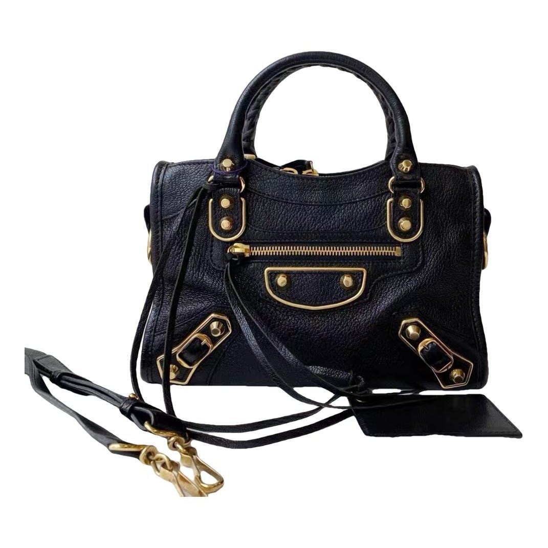 City leather handbag