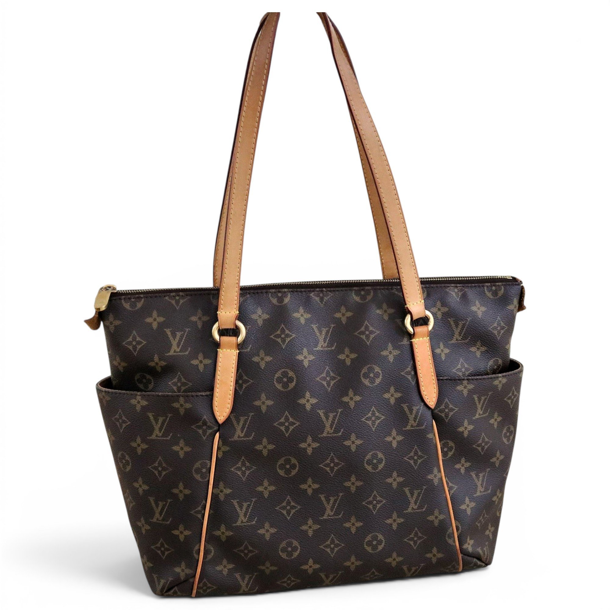 Totally leather handbag
