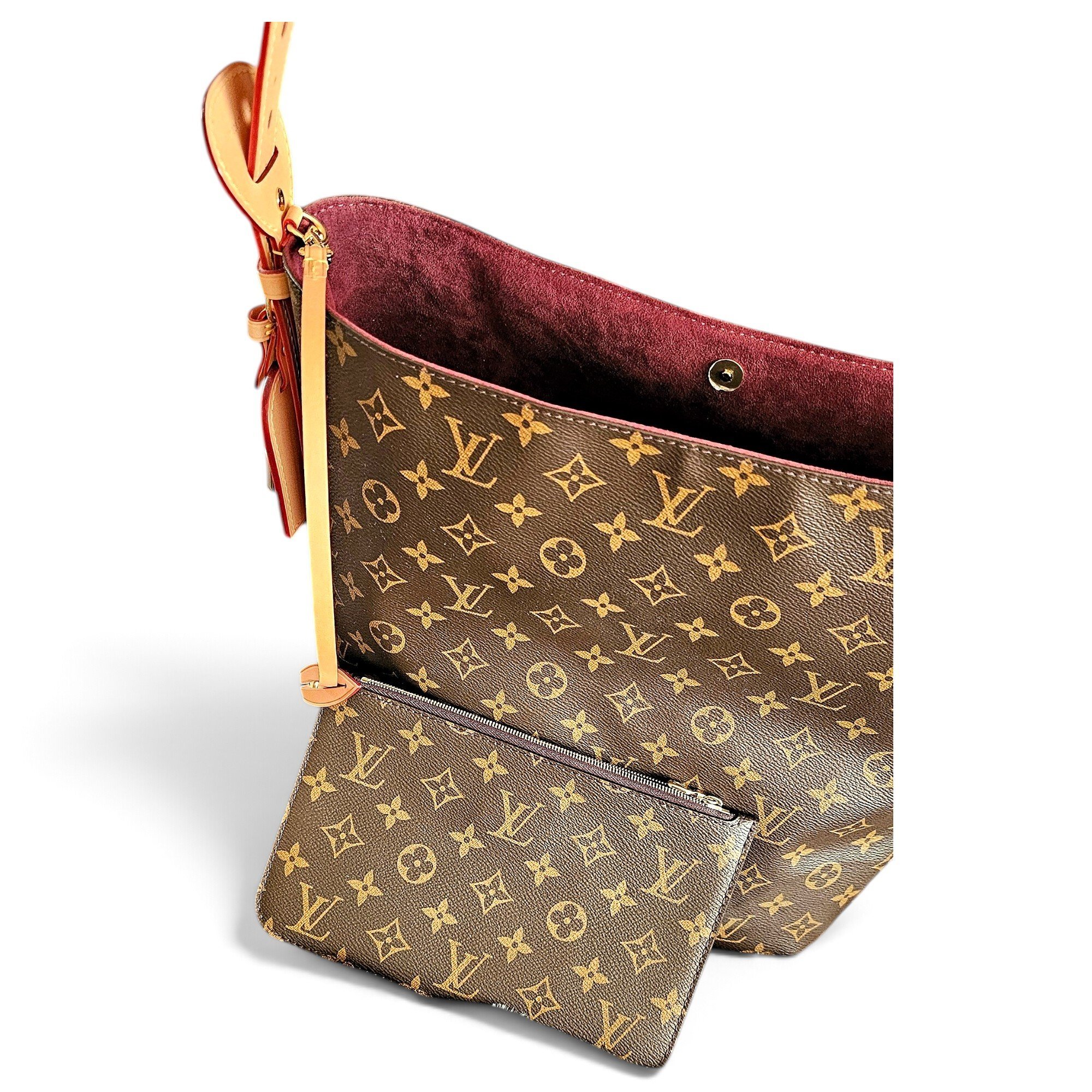 Graceful leather handbag