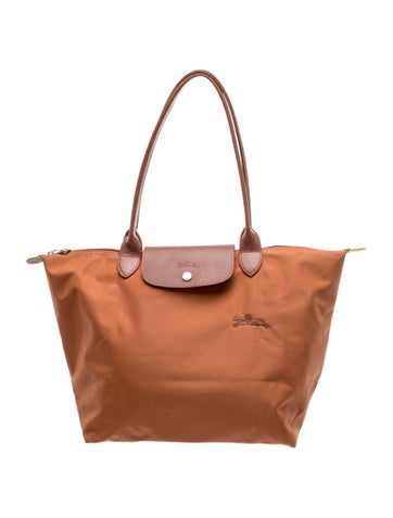 Signature Shoulder Bag