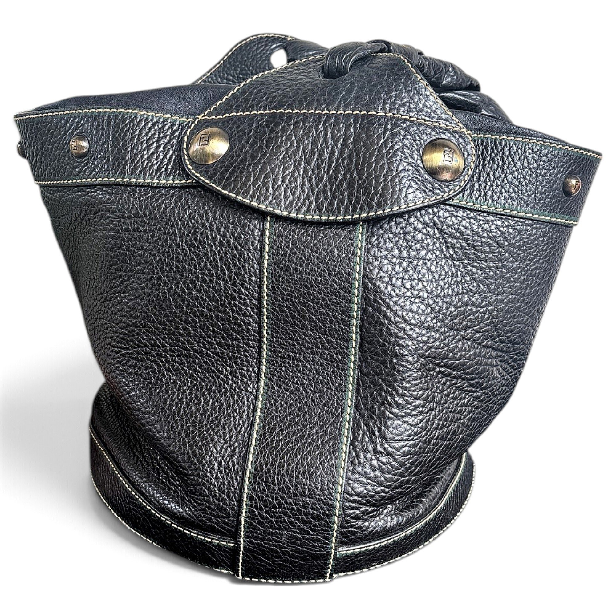 Palazzo Bucket leather handbag