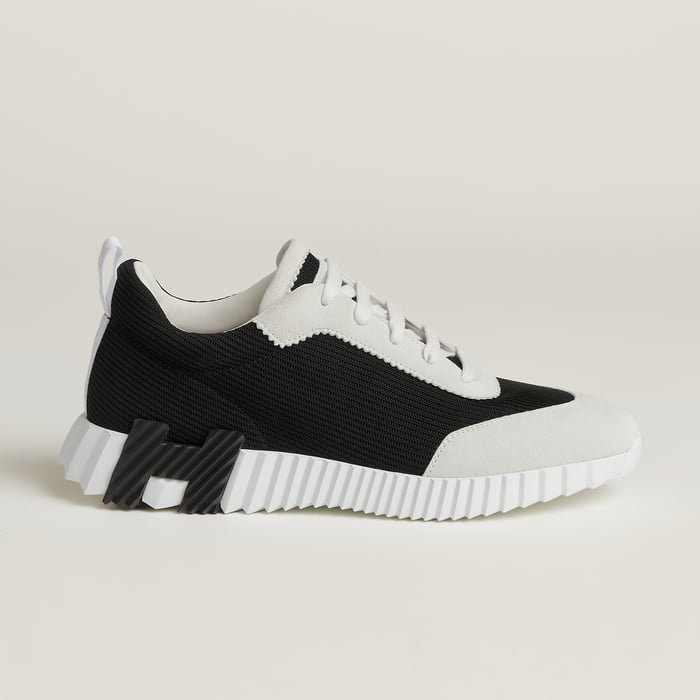 Bouncing Sneaker