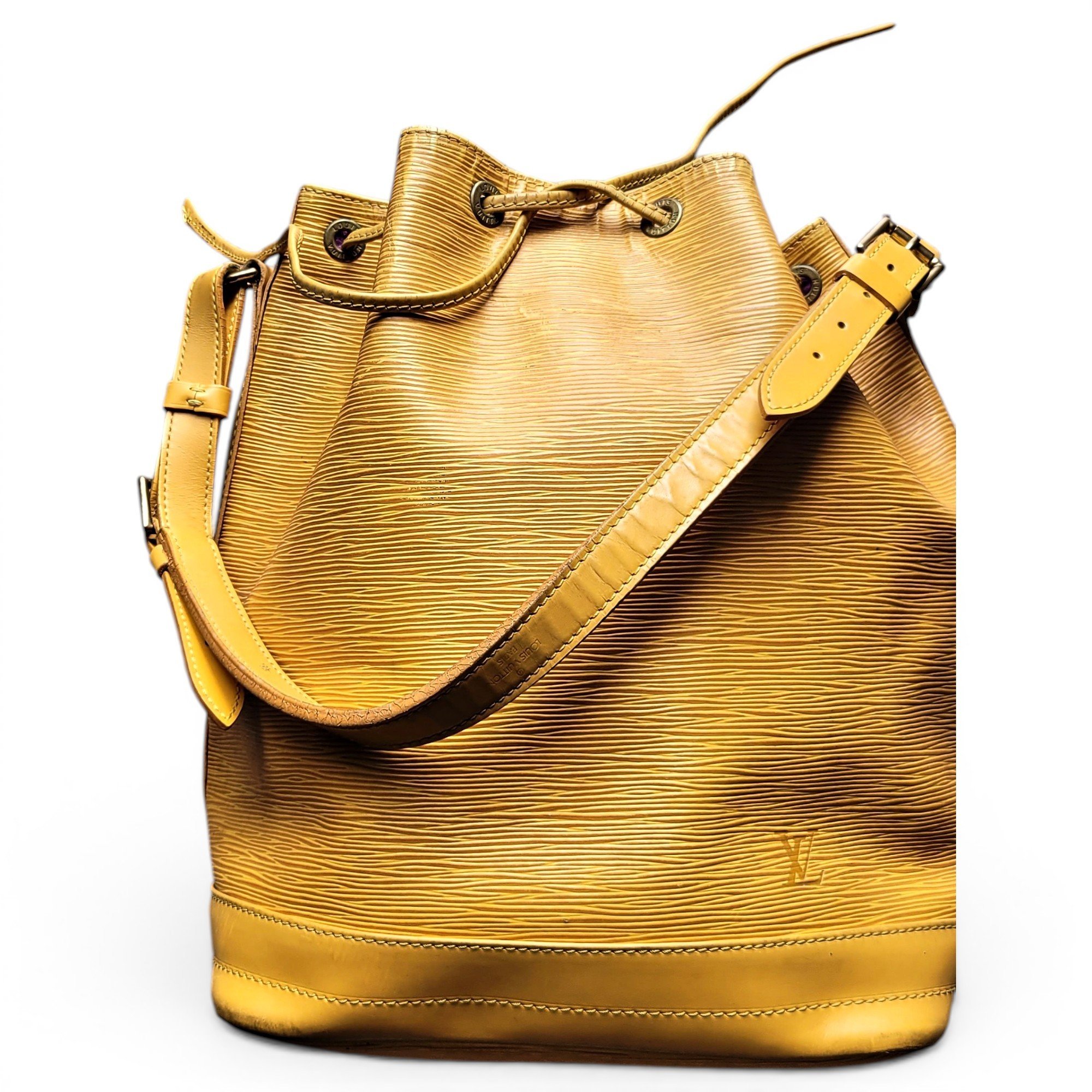 Noé leather handbag