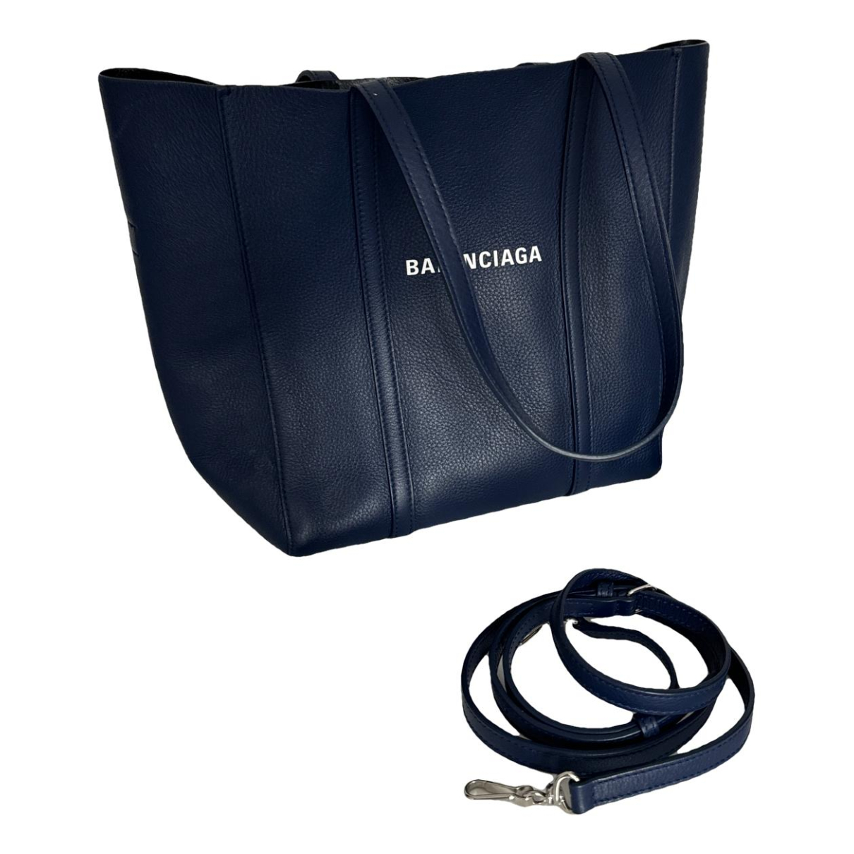 Leather travel bag