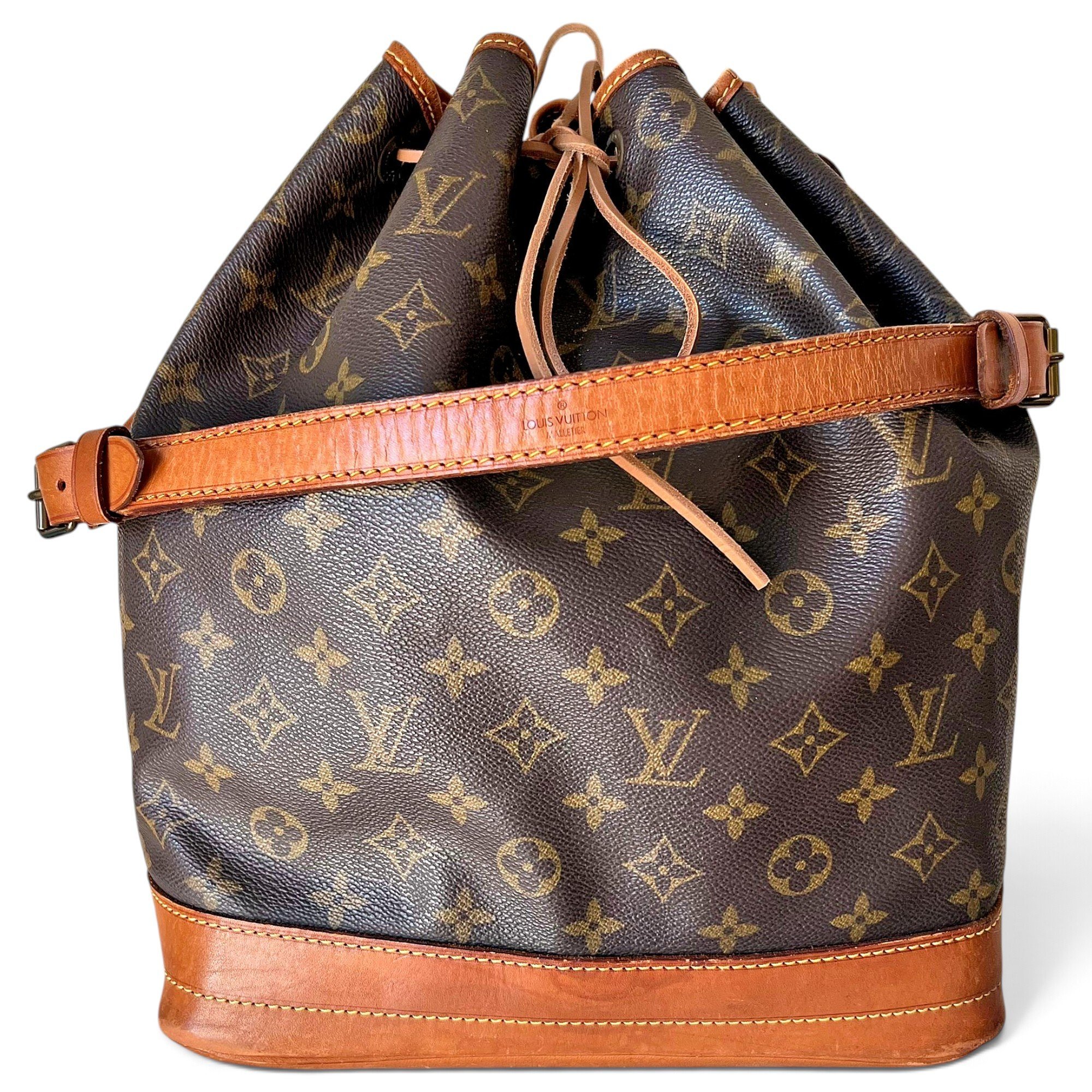 Louis Vuitton Noé cloth handbag