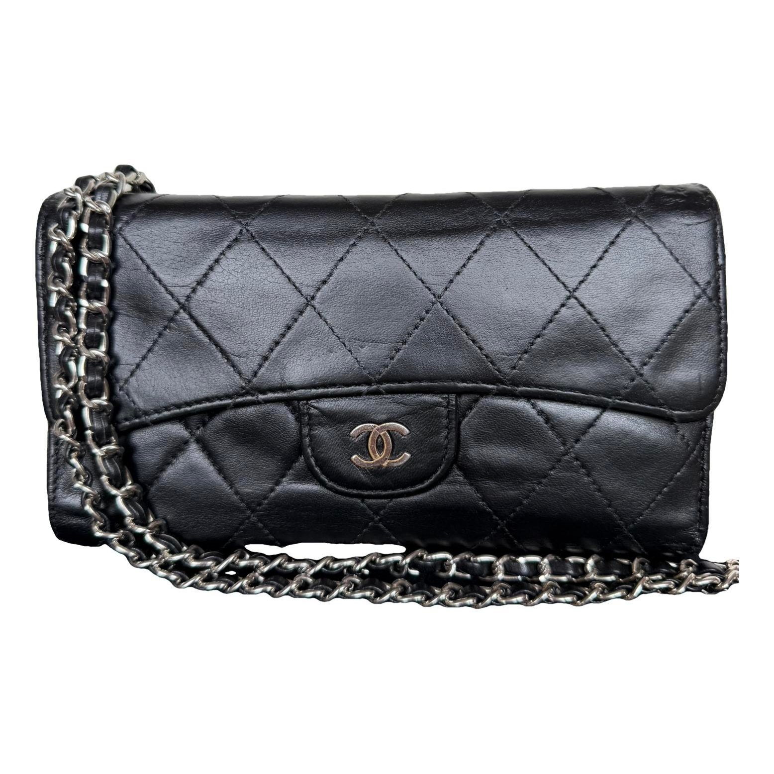 Wallet On Chain Timeless/Classique leather crossbody bag