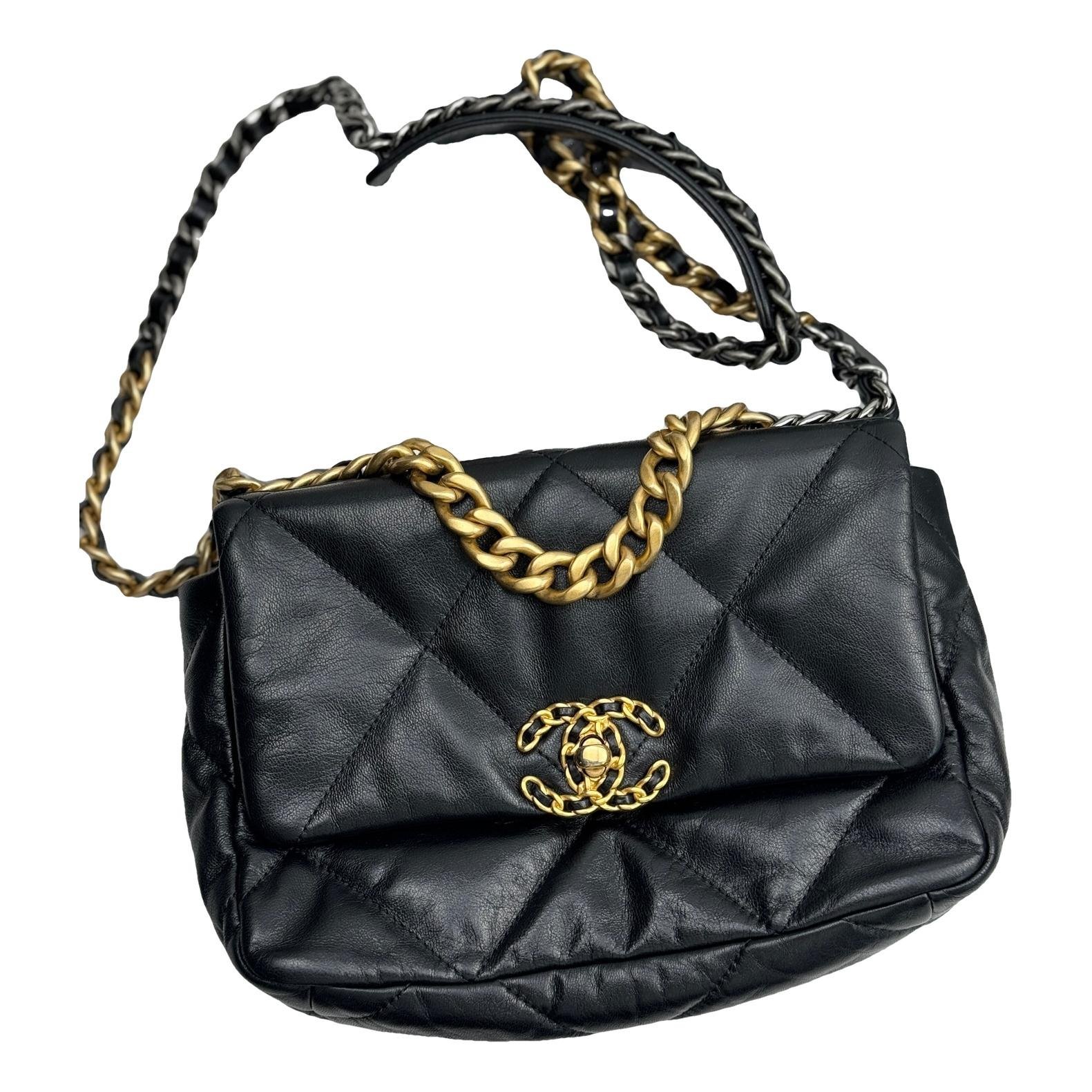 Chanel 19 leather handbag