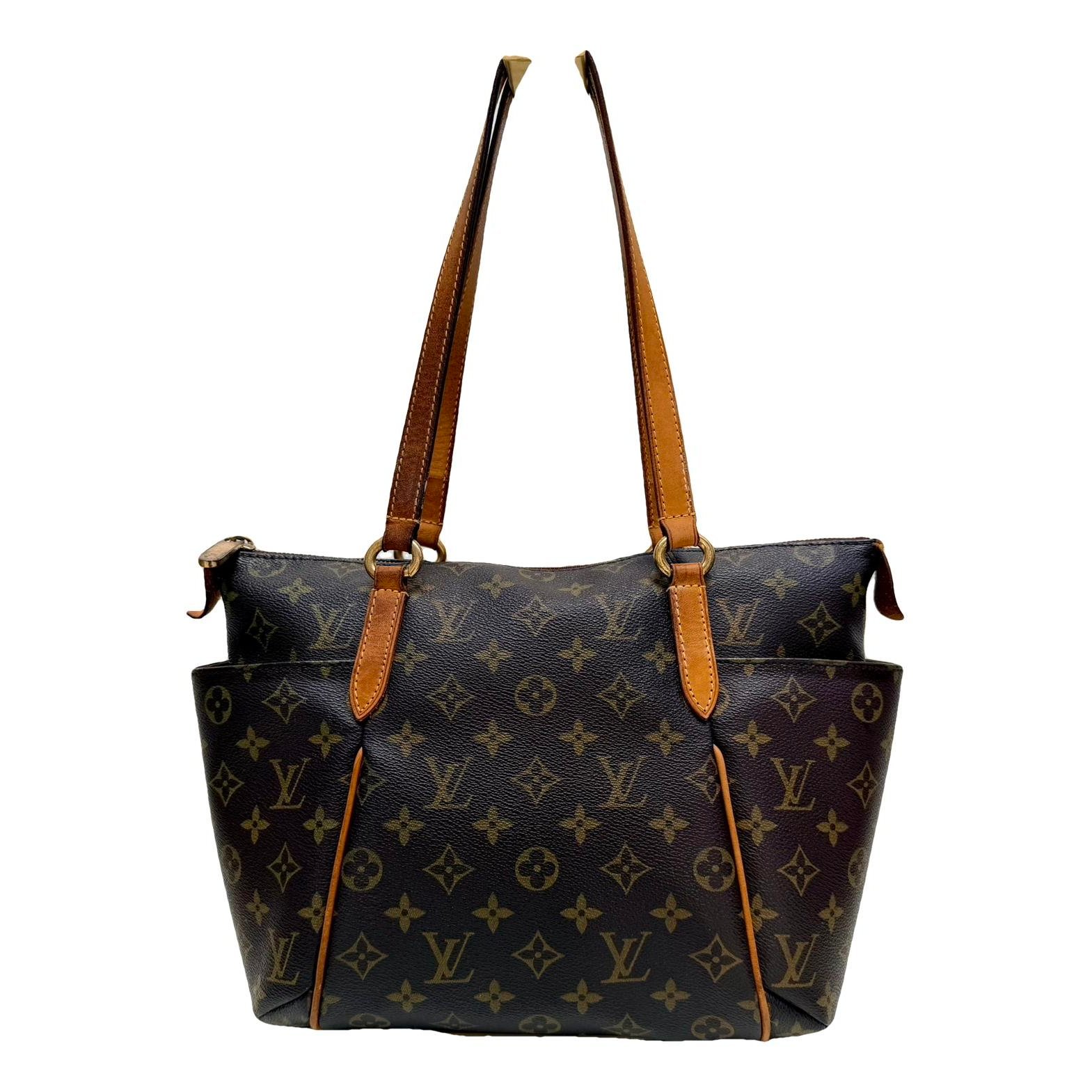 Totally leather handbag