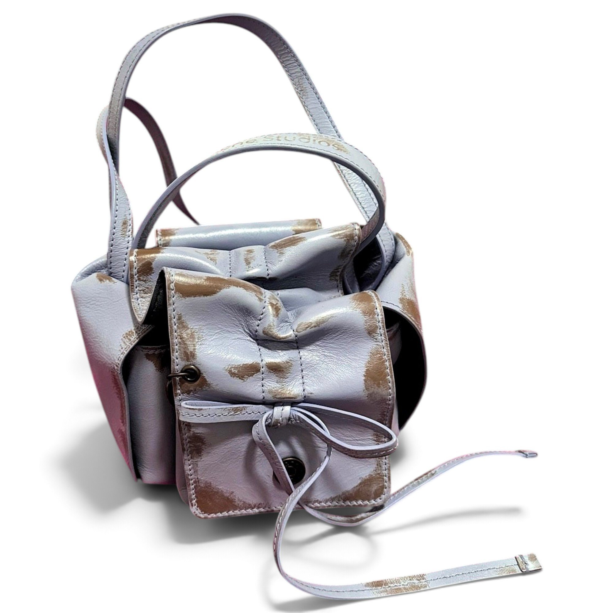 Multipocket leather crossbody bag