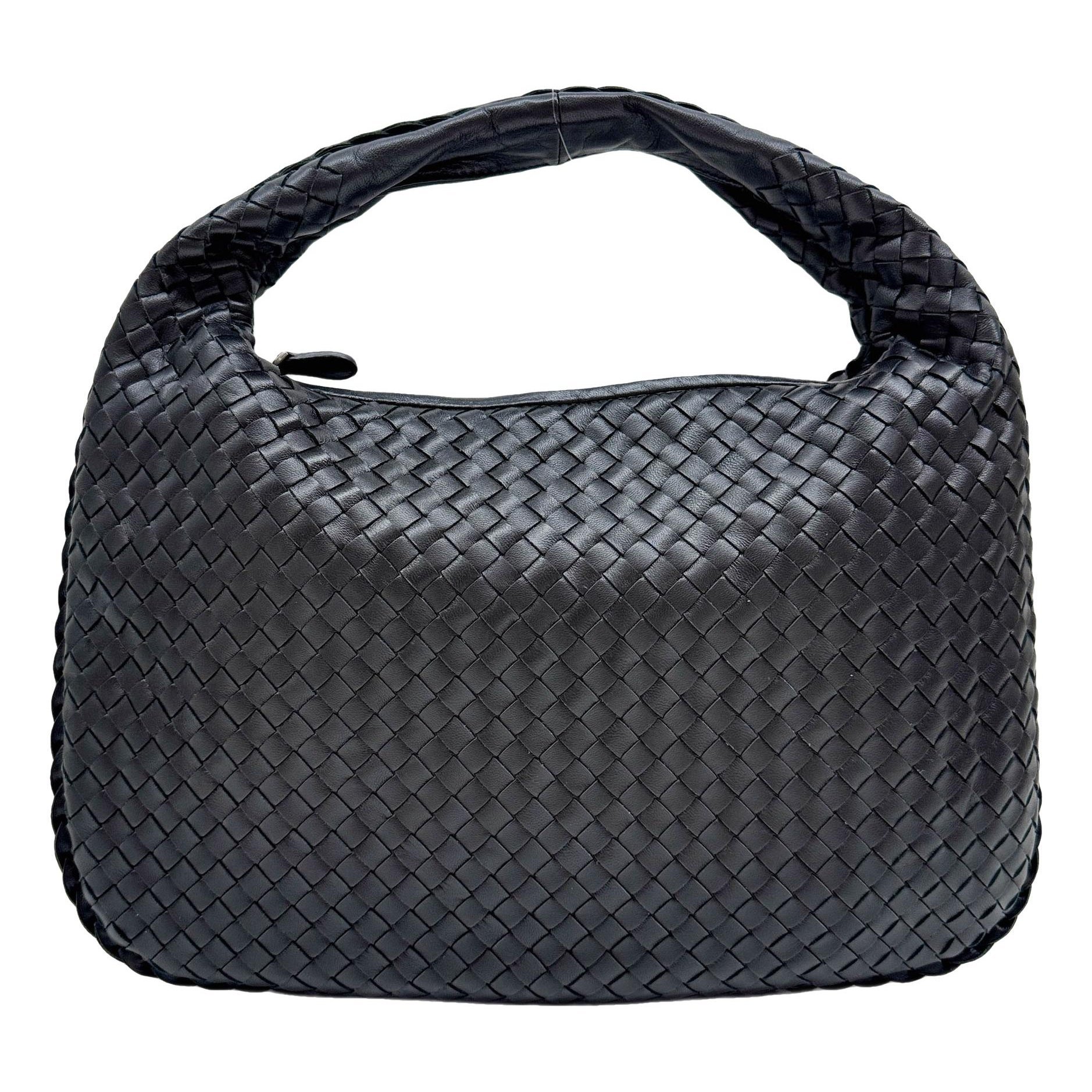 Veneta leather handbag