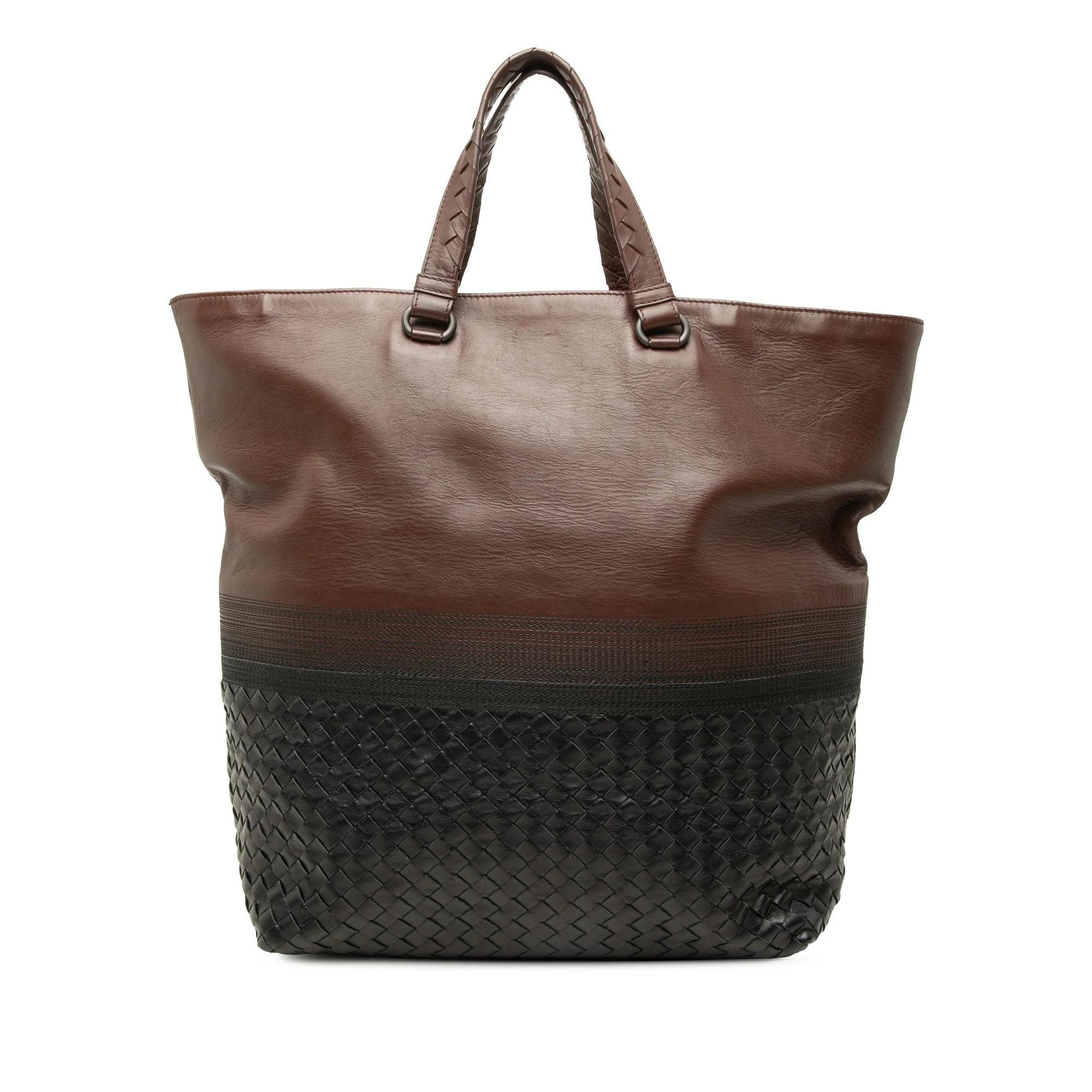 Veneta leather handbag