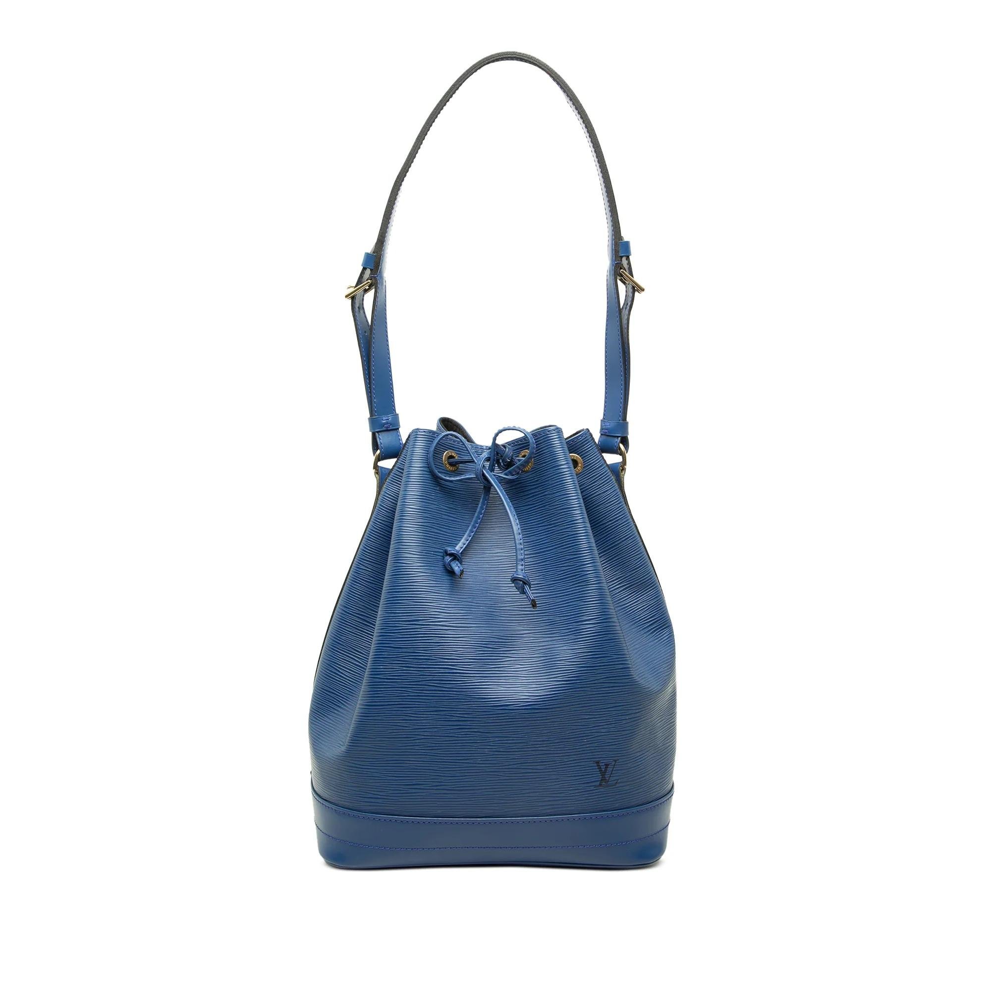 Bucket leather handbag