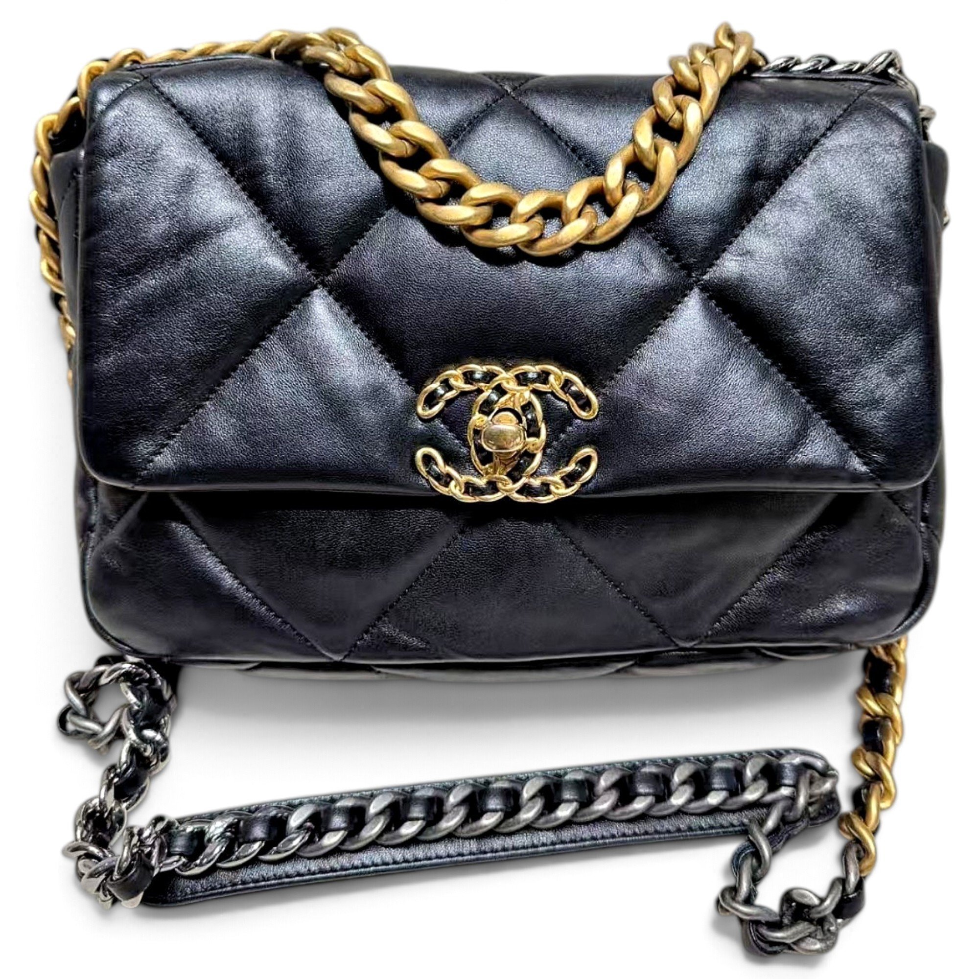 Chanel 19 leather handbag