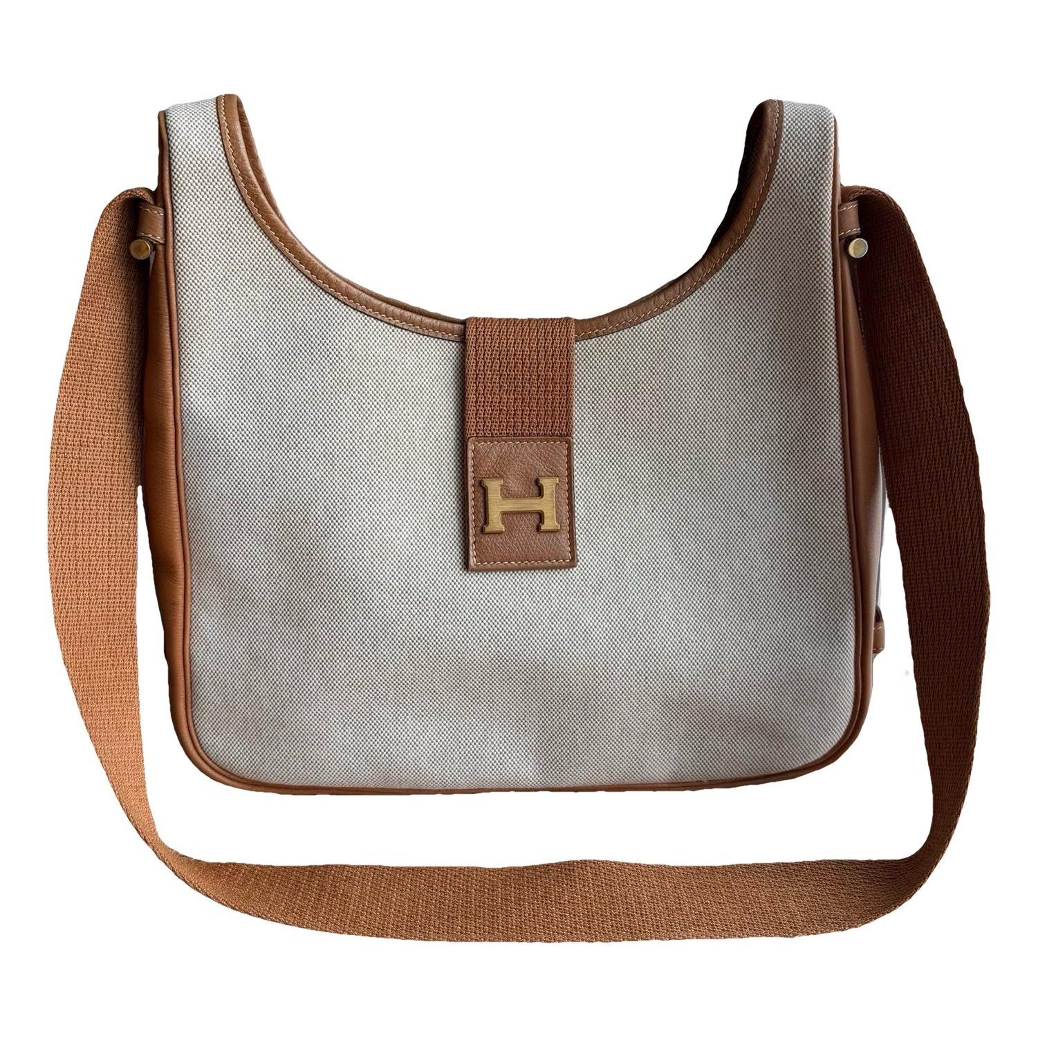 Hermes Tsako Handbag 3572