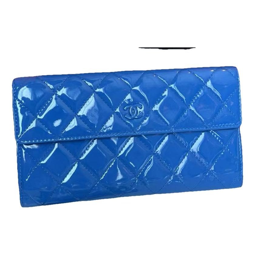 Patent leather clutch bag