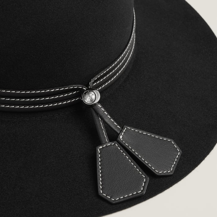 Noir Betty Ex-libris Hat