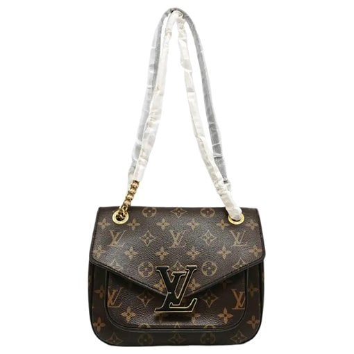 Passy leather crossbody bag