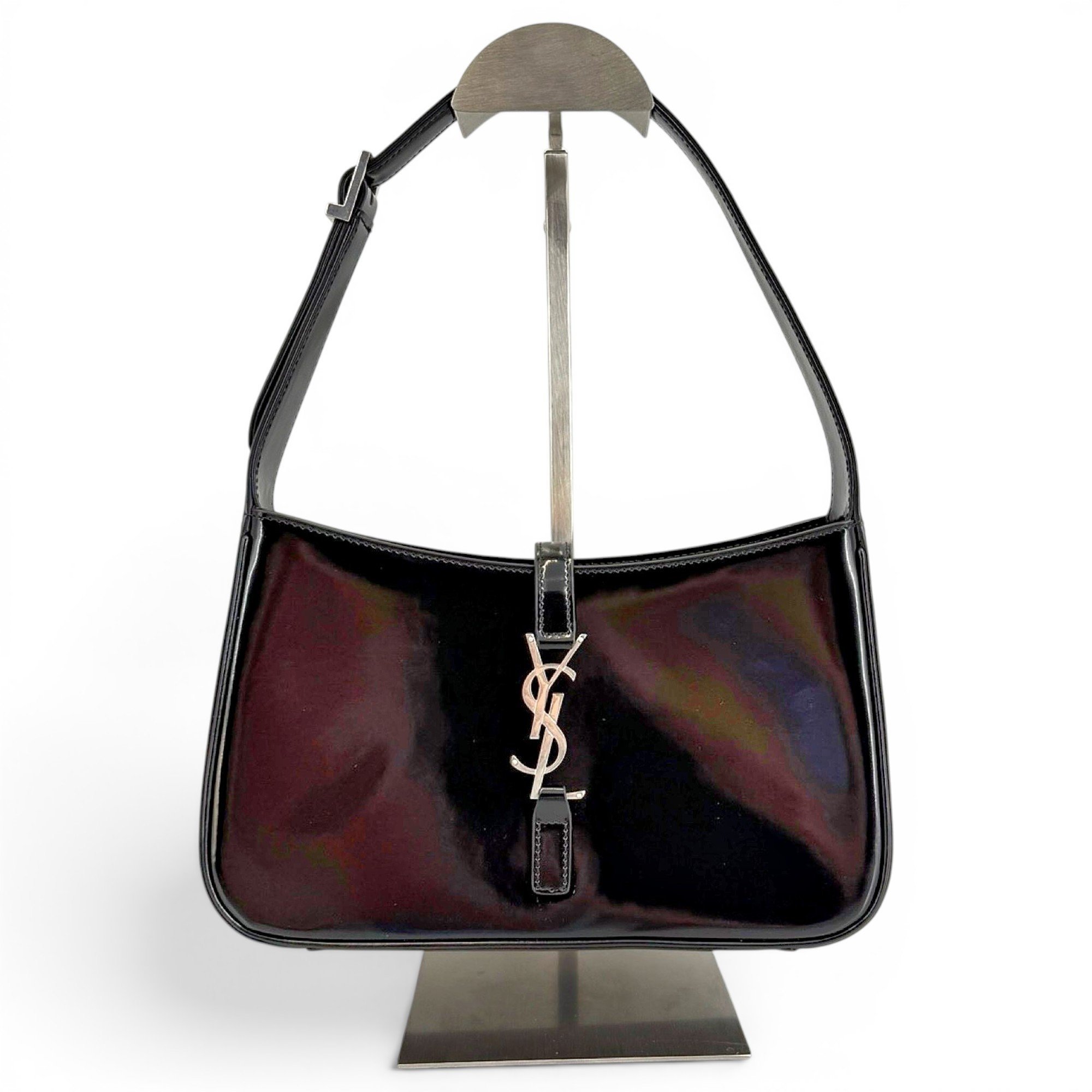 Le 5 à 7 patent leather handbag