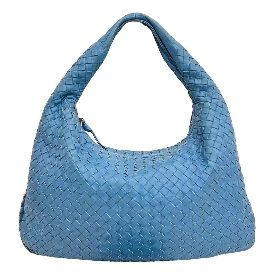 Veneta leather handbag