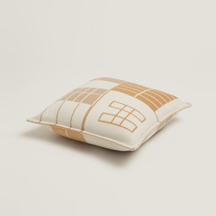 Atelier d'Artiste Pillow