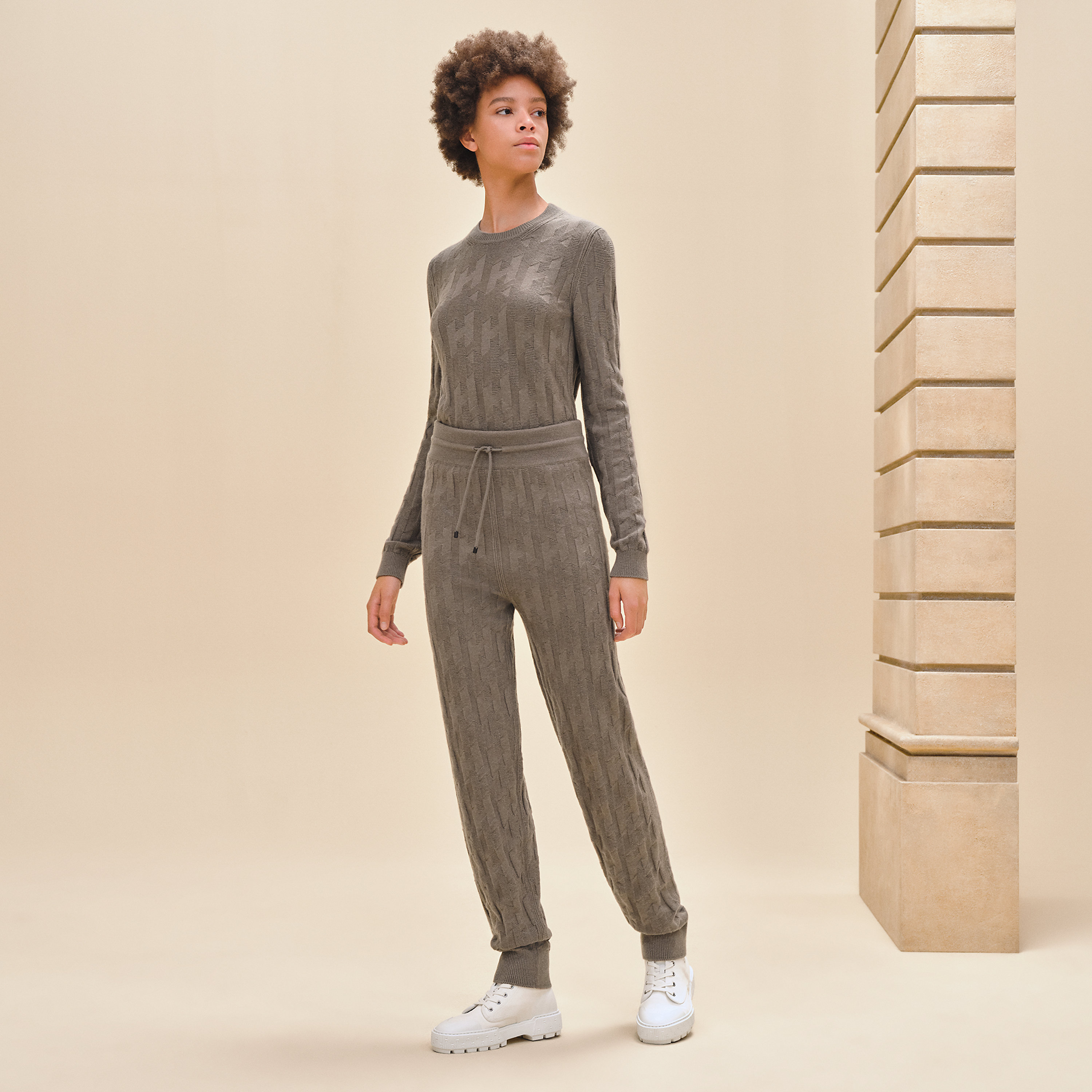 "H" jogging pants