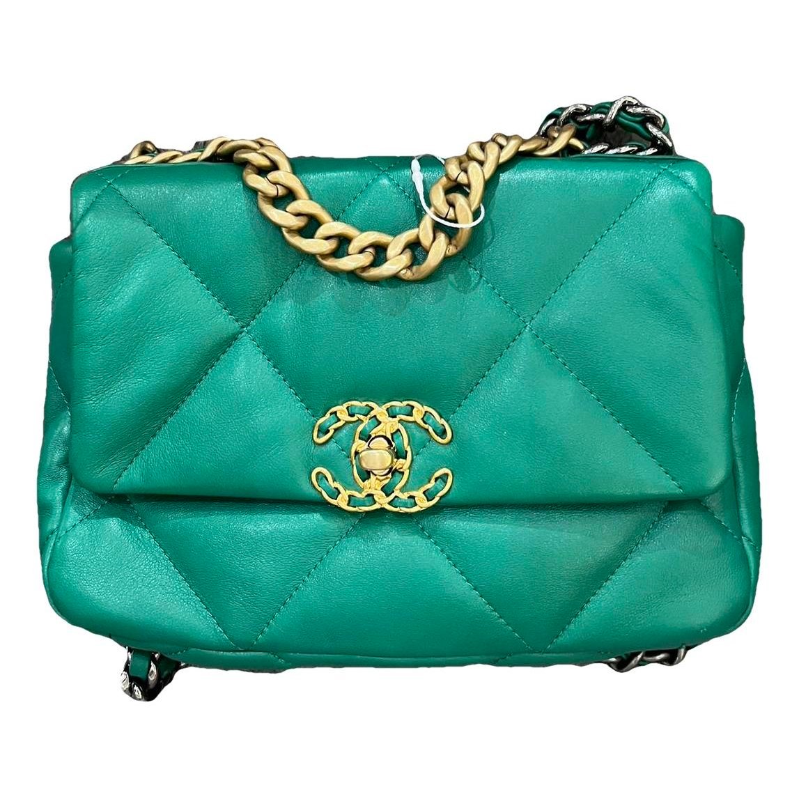 Chanel 19 leather handbag