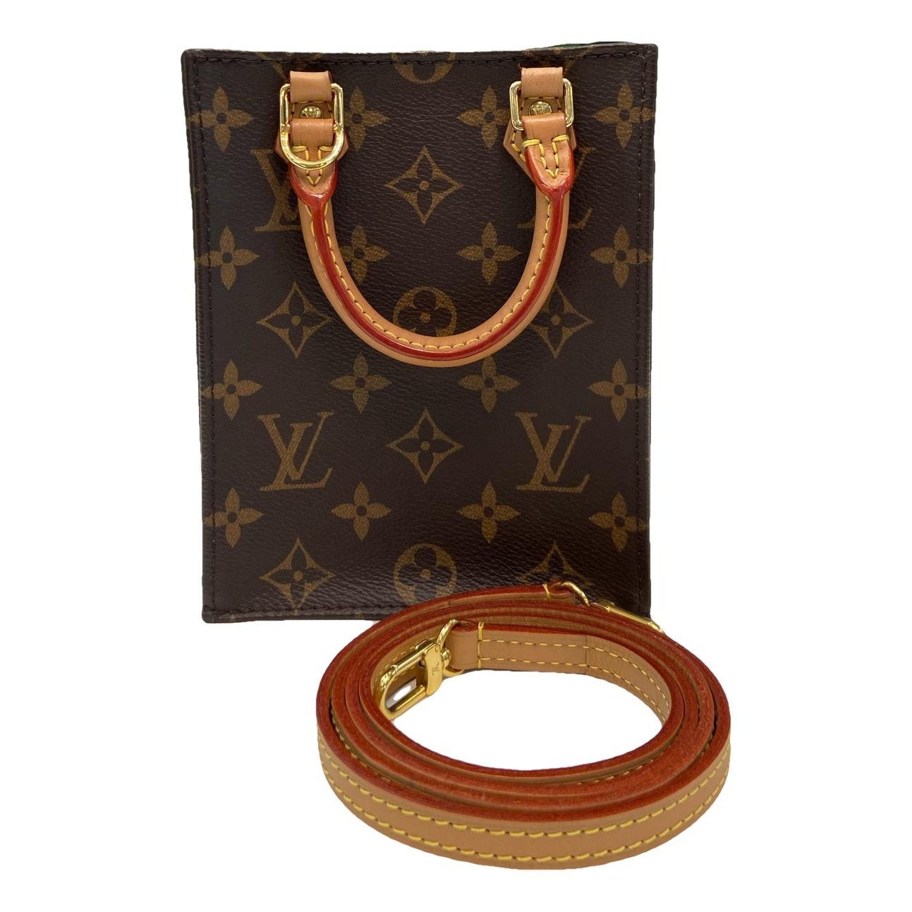 Plat leather handbag