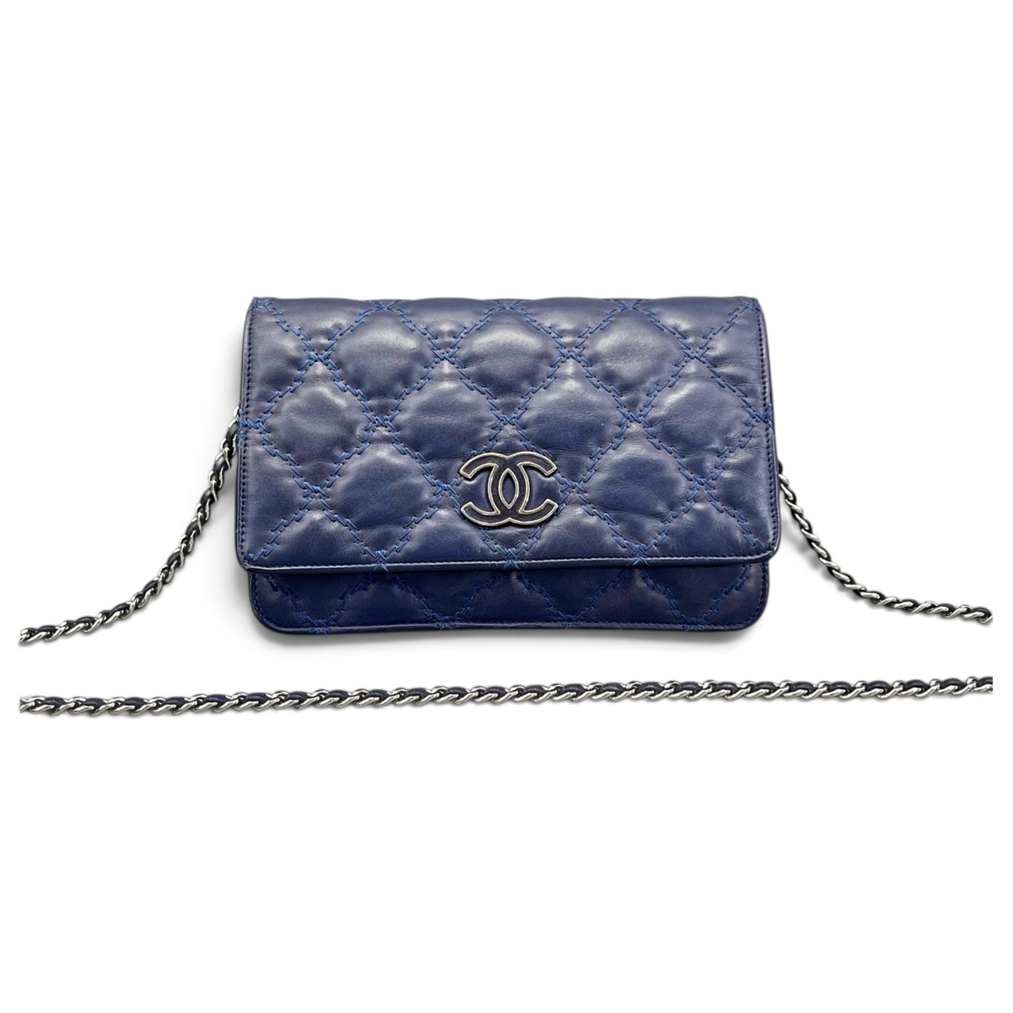 Wallet On Chain leather crossbody bag