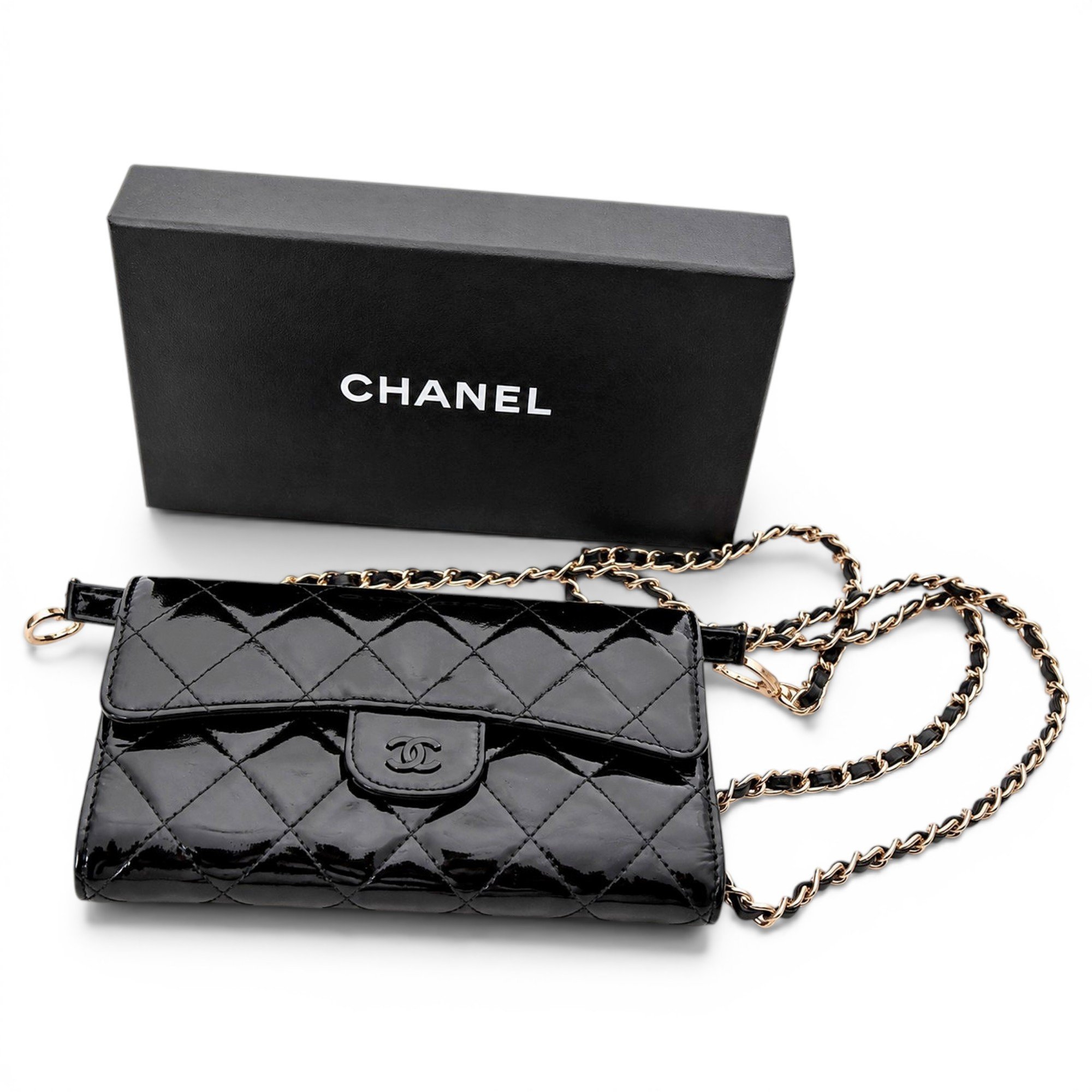Wallet On Chain patent leather crossbody bag