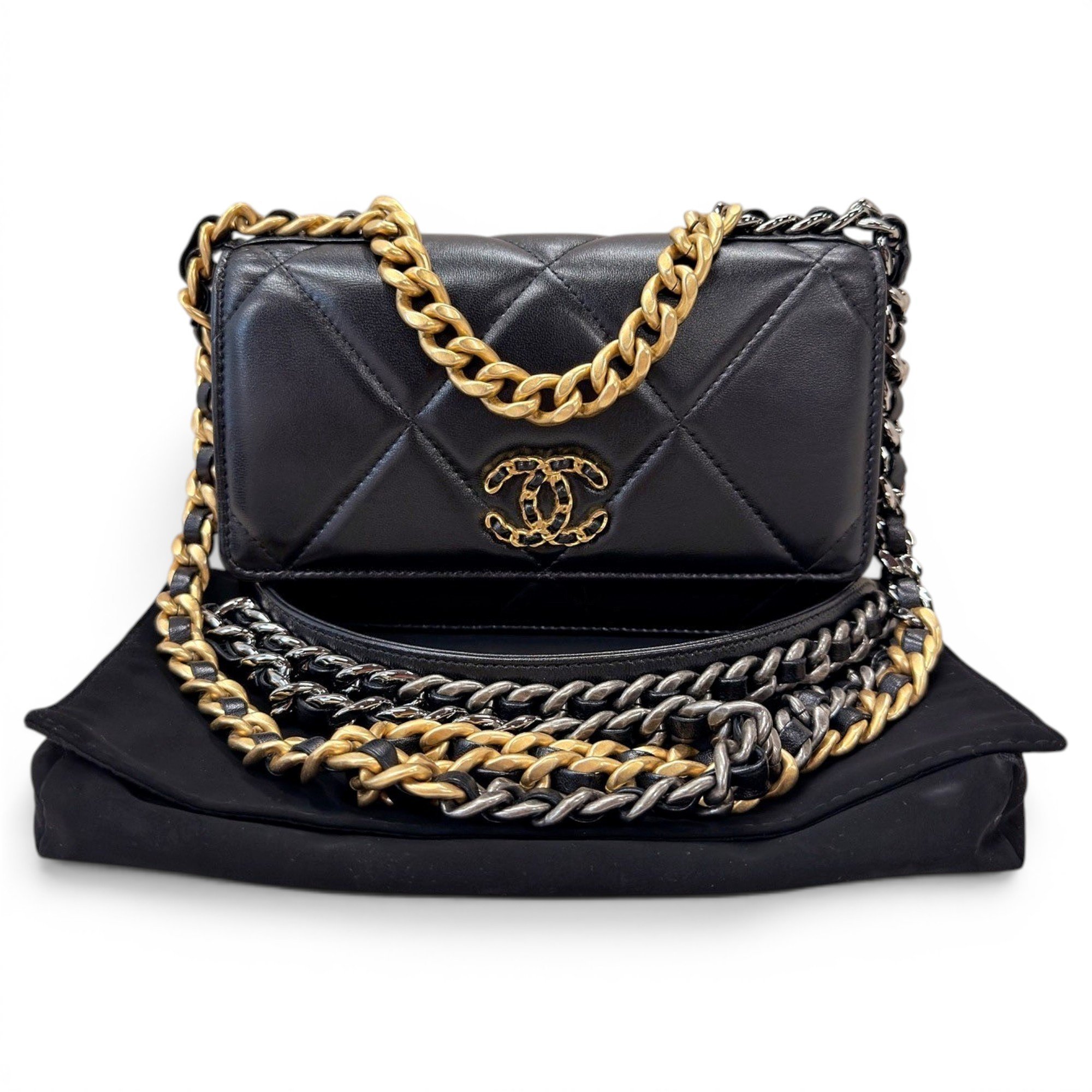 Wallet On Chain Chanel 19 leather handbag