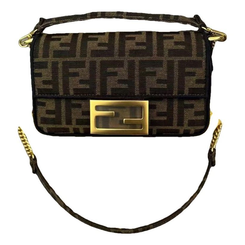 Baguette cloth handbag
