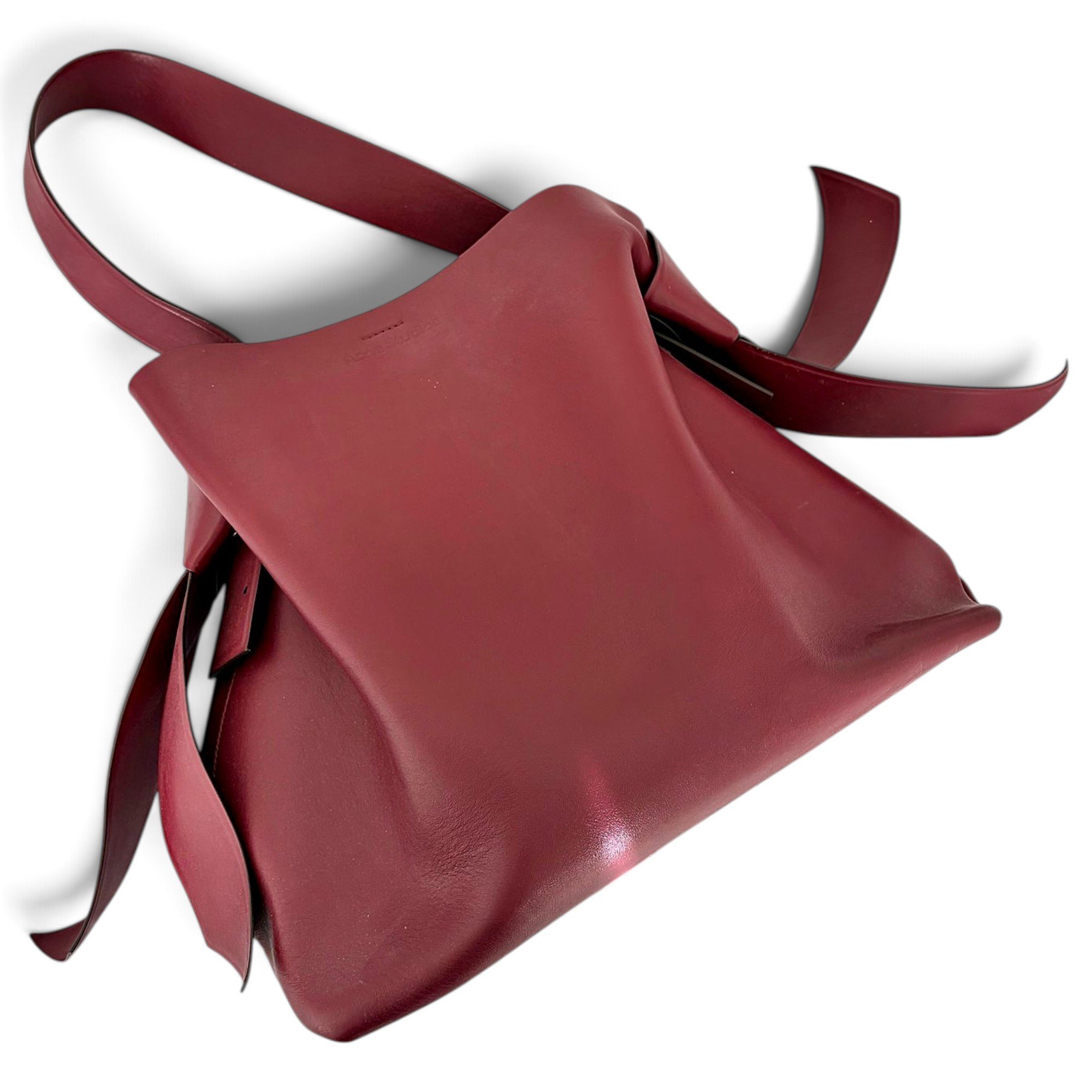 Musubi leather handbag