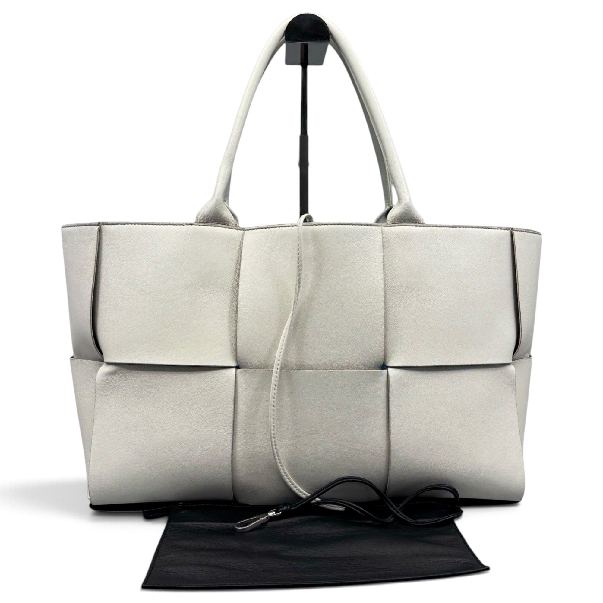Arco leather tote