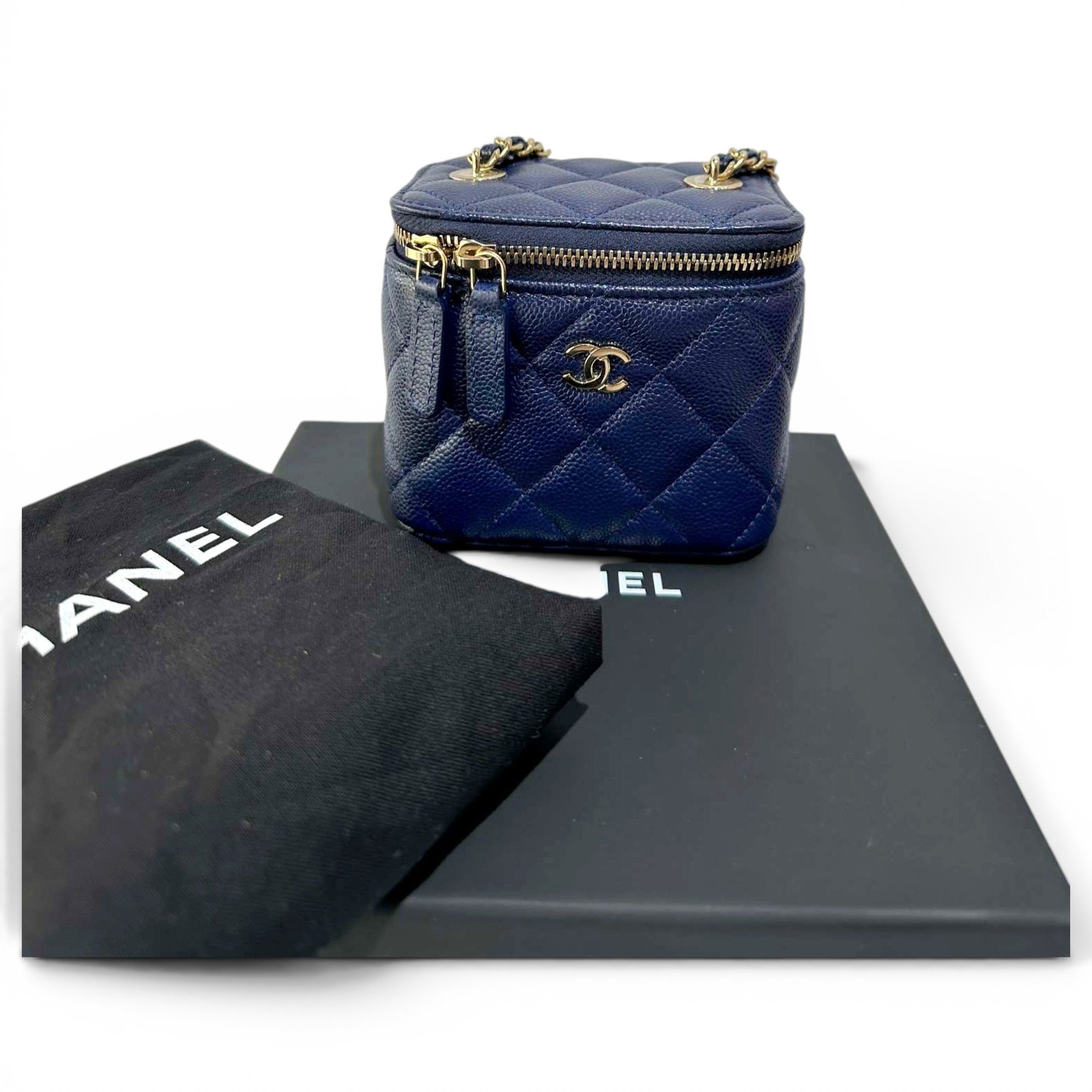 Trendy CC Vanity leather handbag