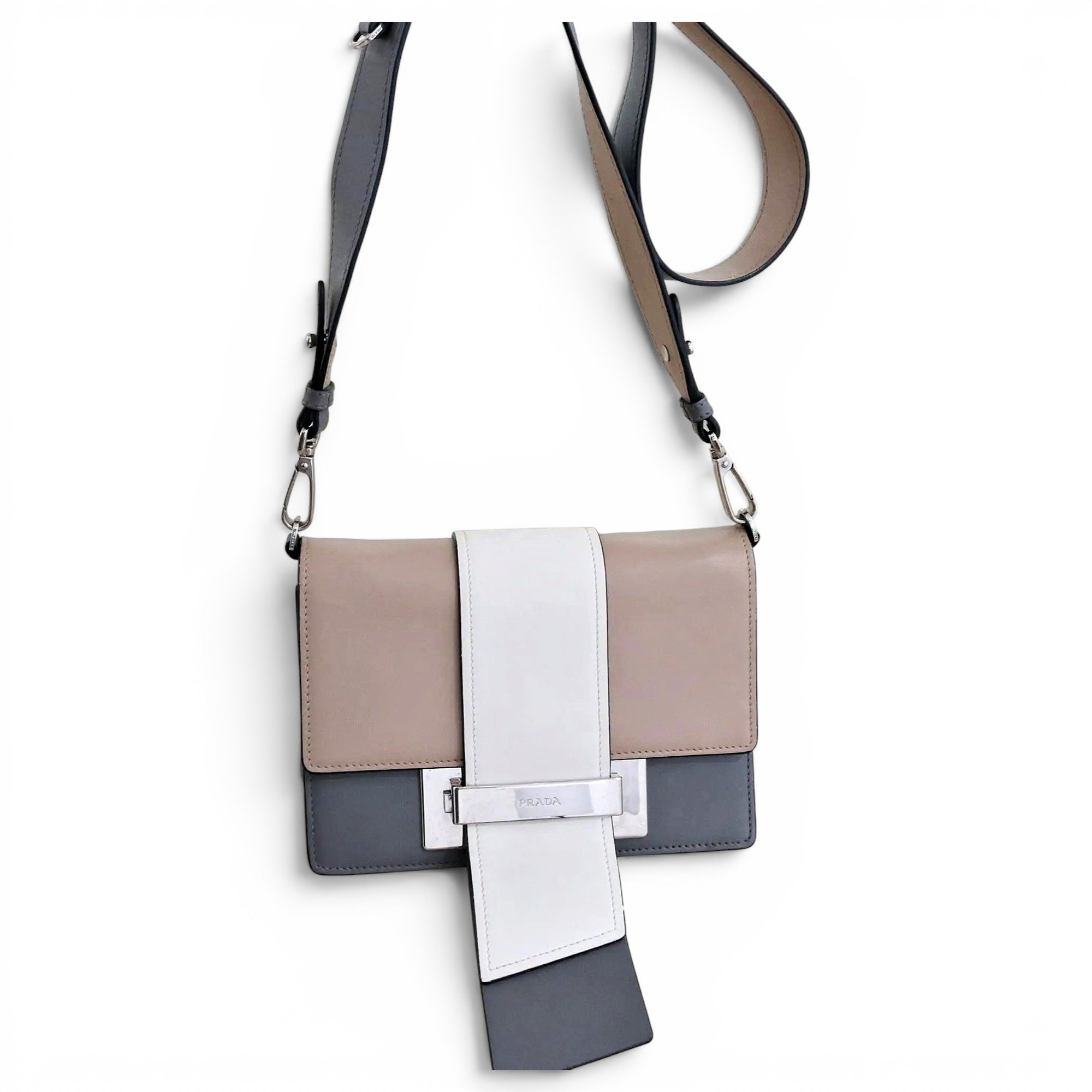 Ribbon leather handbag
