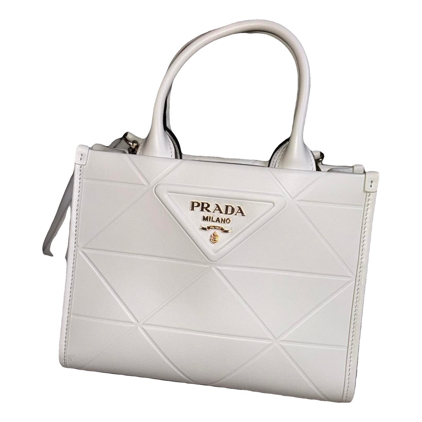 Monochrome leather crossbody bag