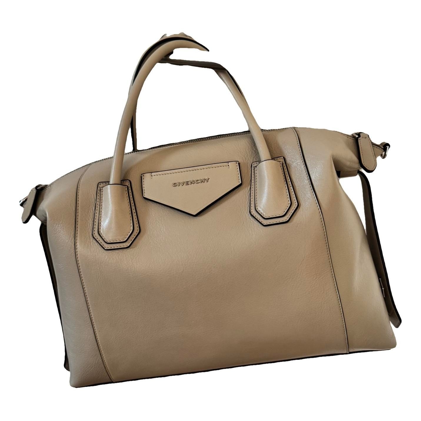 Antigona leather handbag