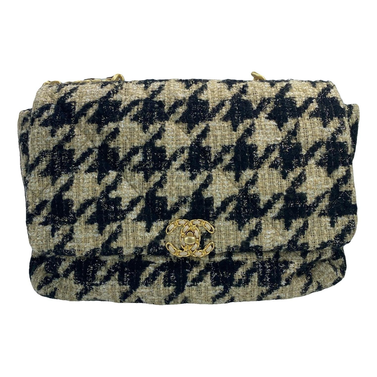 Timeless/Classique tweed crossbody bag