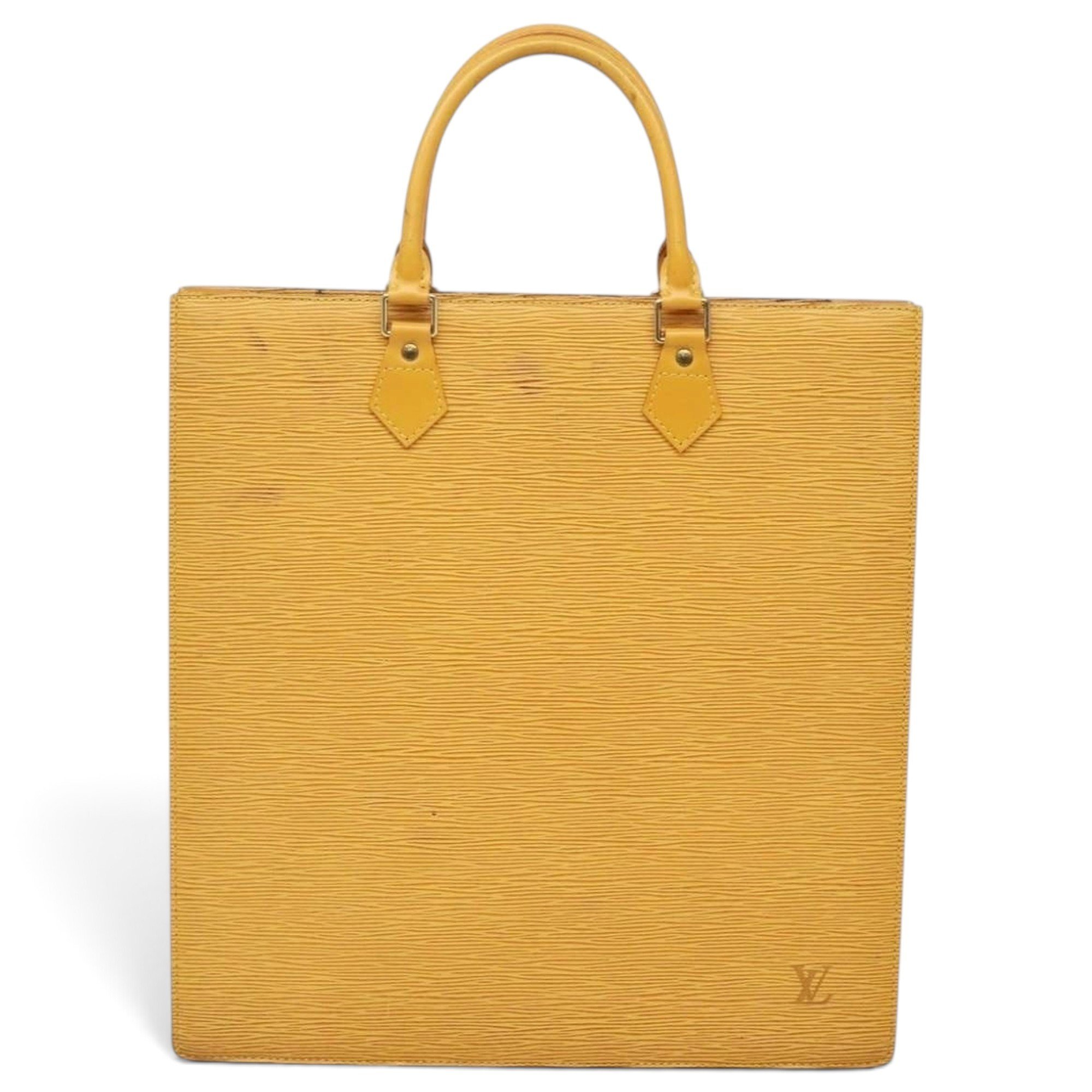Plat leather handbag