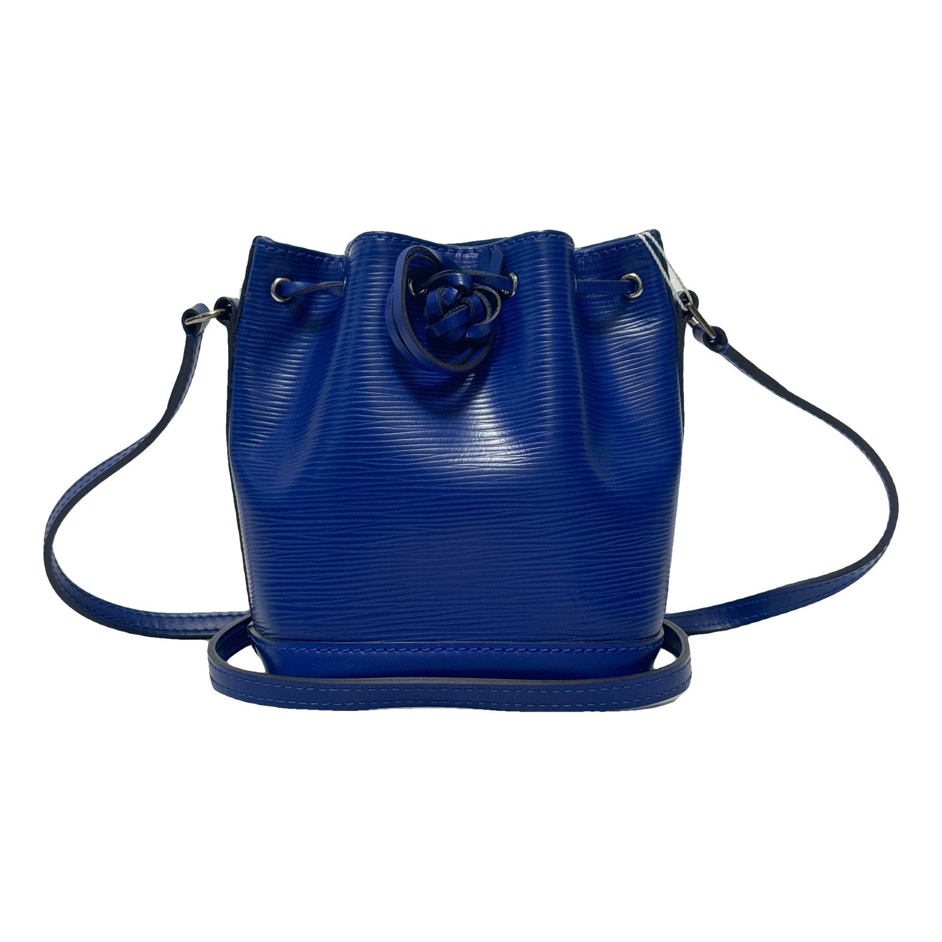 Nano Noé leather handbag