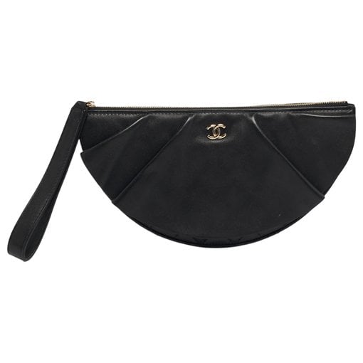 Chanel Leather clutch bag